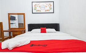 Reddoorz Near Wisata Museum Angkut 3 Hotel 2*